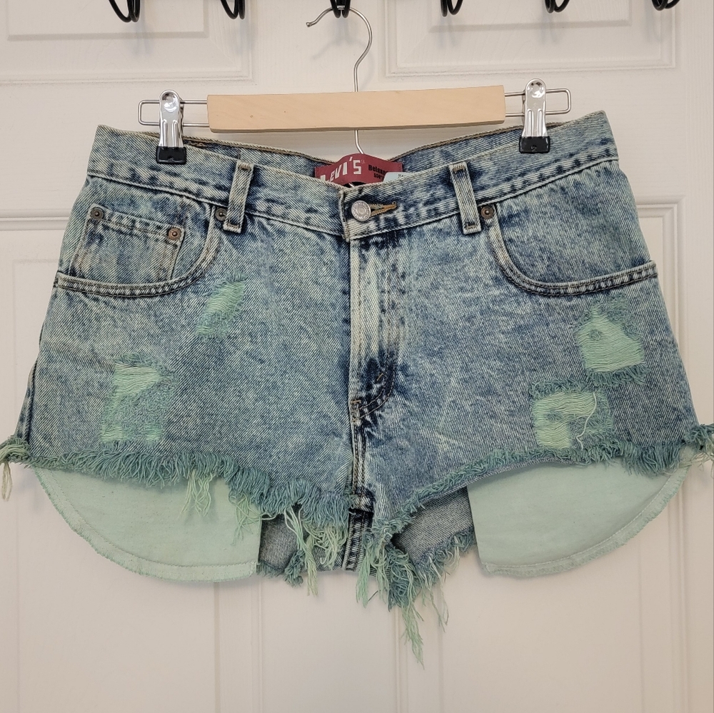 Levi's 550 denim shorts